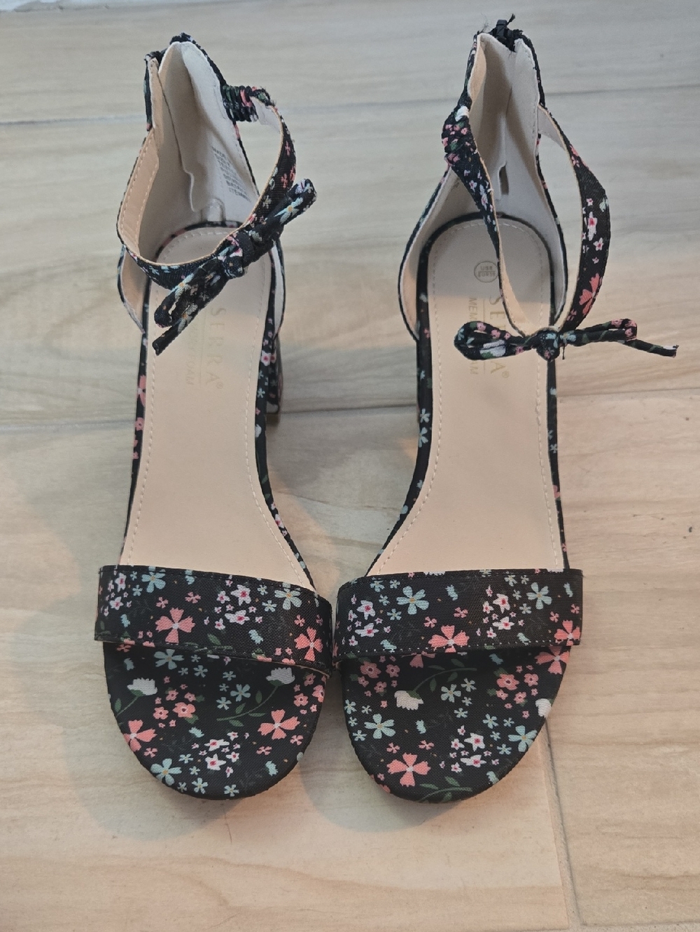 NWOT Serra Floral Ankle-Tie Sandals